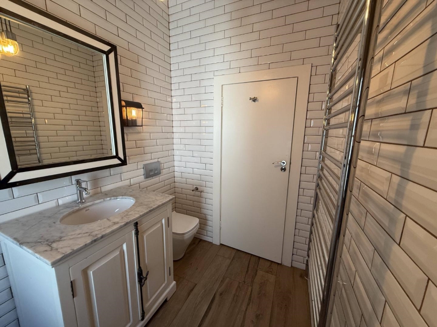 To Let 2 Bedroom Property for Rent in Fresnaye Western Cape